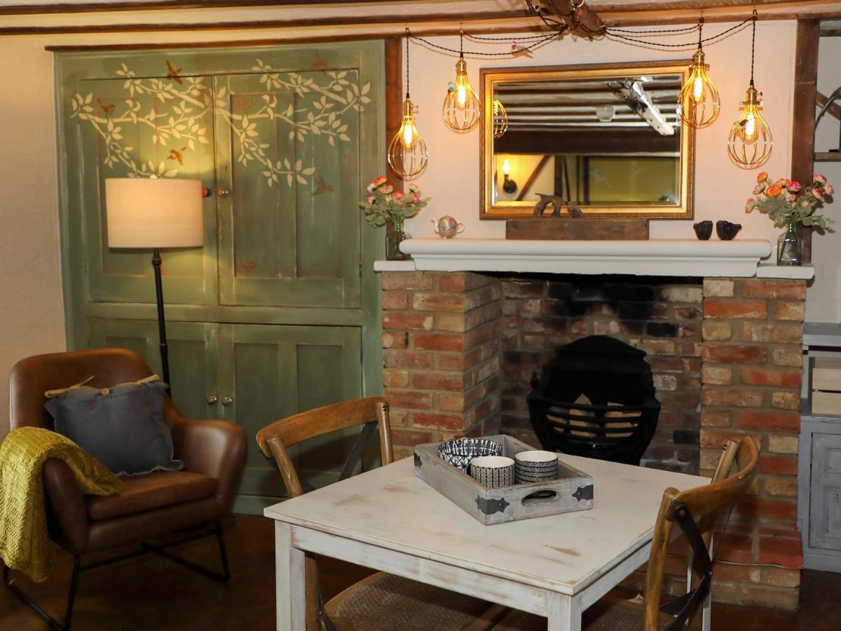 Woodleys Cottage Woburn Sands Экстерьер фото